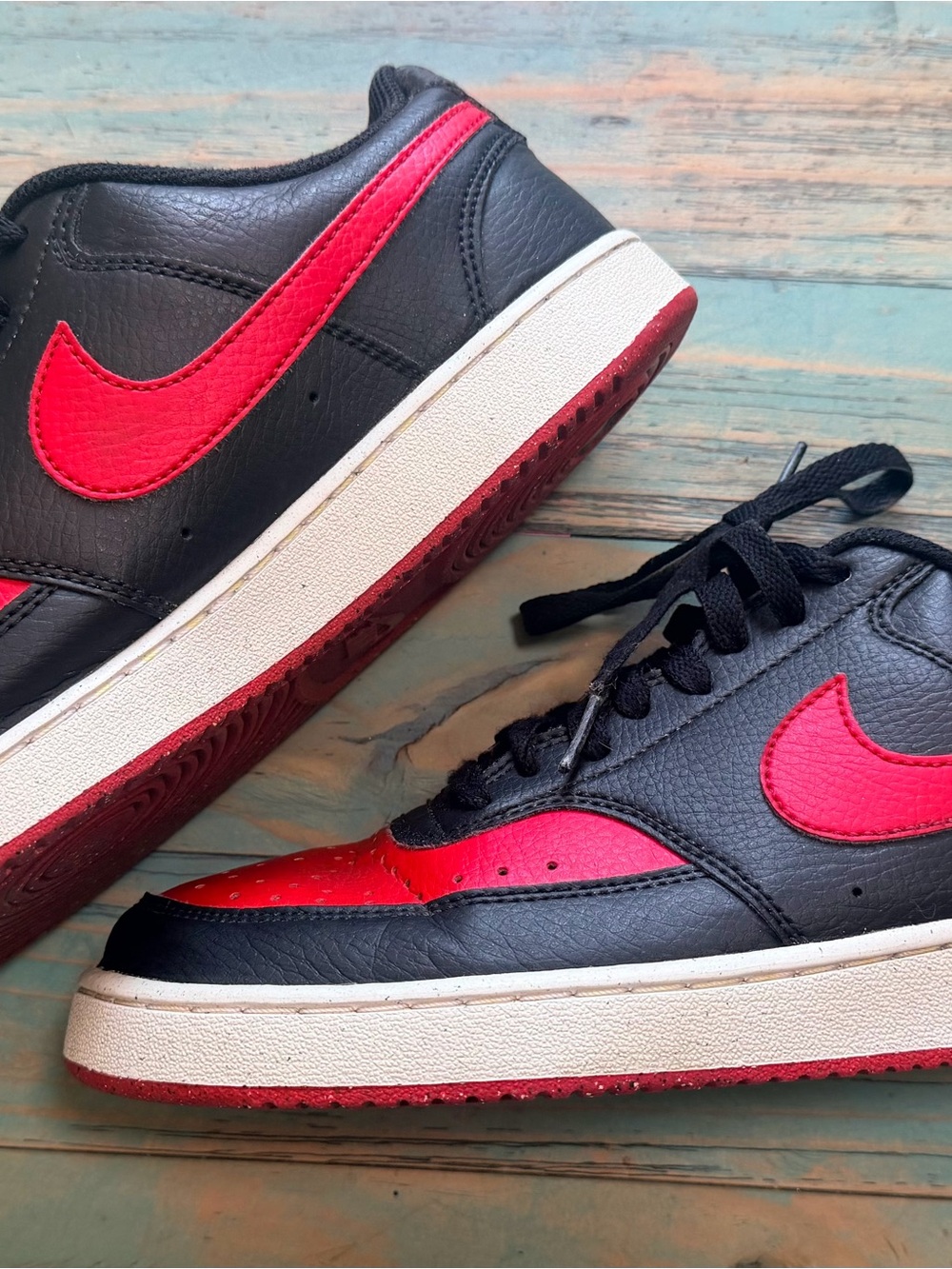 Mens Nike Court vision red and black